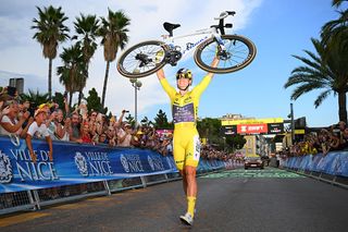 Tour de France Femmes: Demi Vollering drops Niewiadoma-Phinney to seal overall with solo final stage victory in Nice
