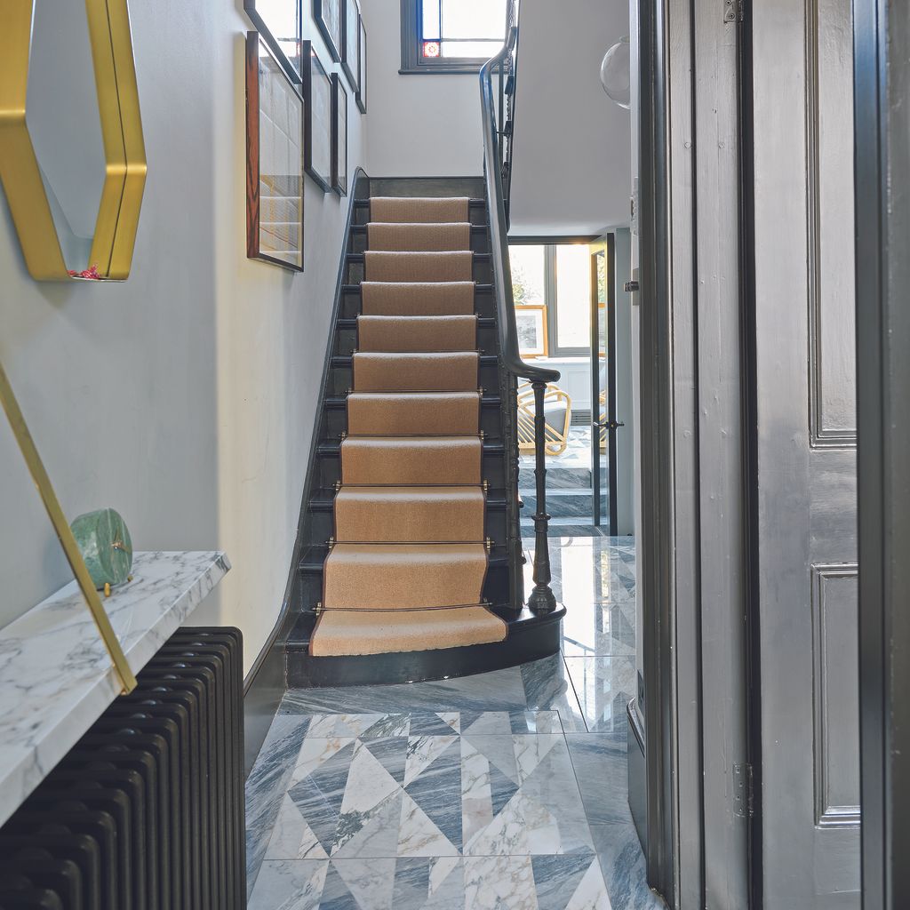 How to lighten a dark hallway genius design tips to brighten a gloomy