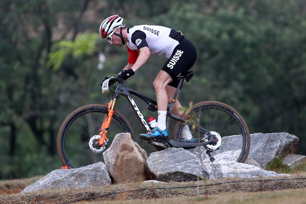 Nino Schurter on his way to winning gold