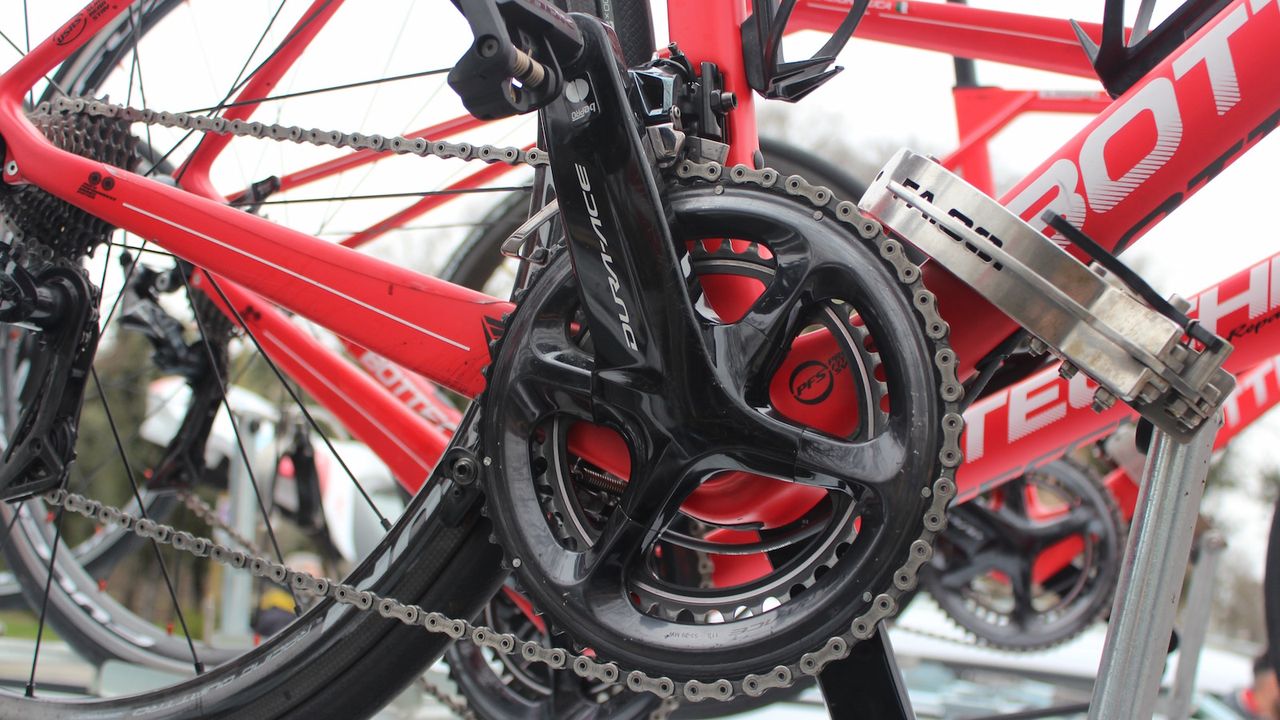 Androni-Giacotelli's Bottechias were equipped with mechanical Shimano Dura-Ace 9100