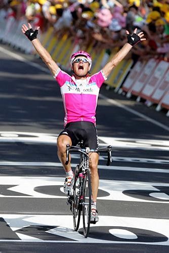 Matthias Kessler (T-Mobile) solos in for the win.