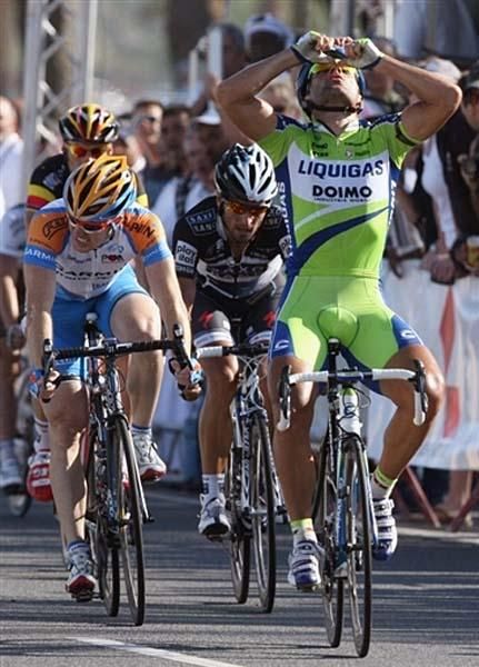 Francesco Chicchi (Liquigas) wins the final sprint in Qatar.