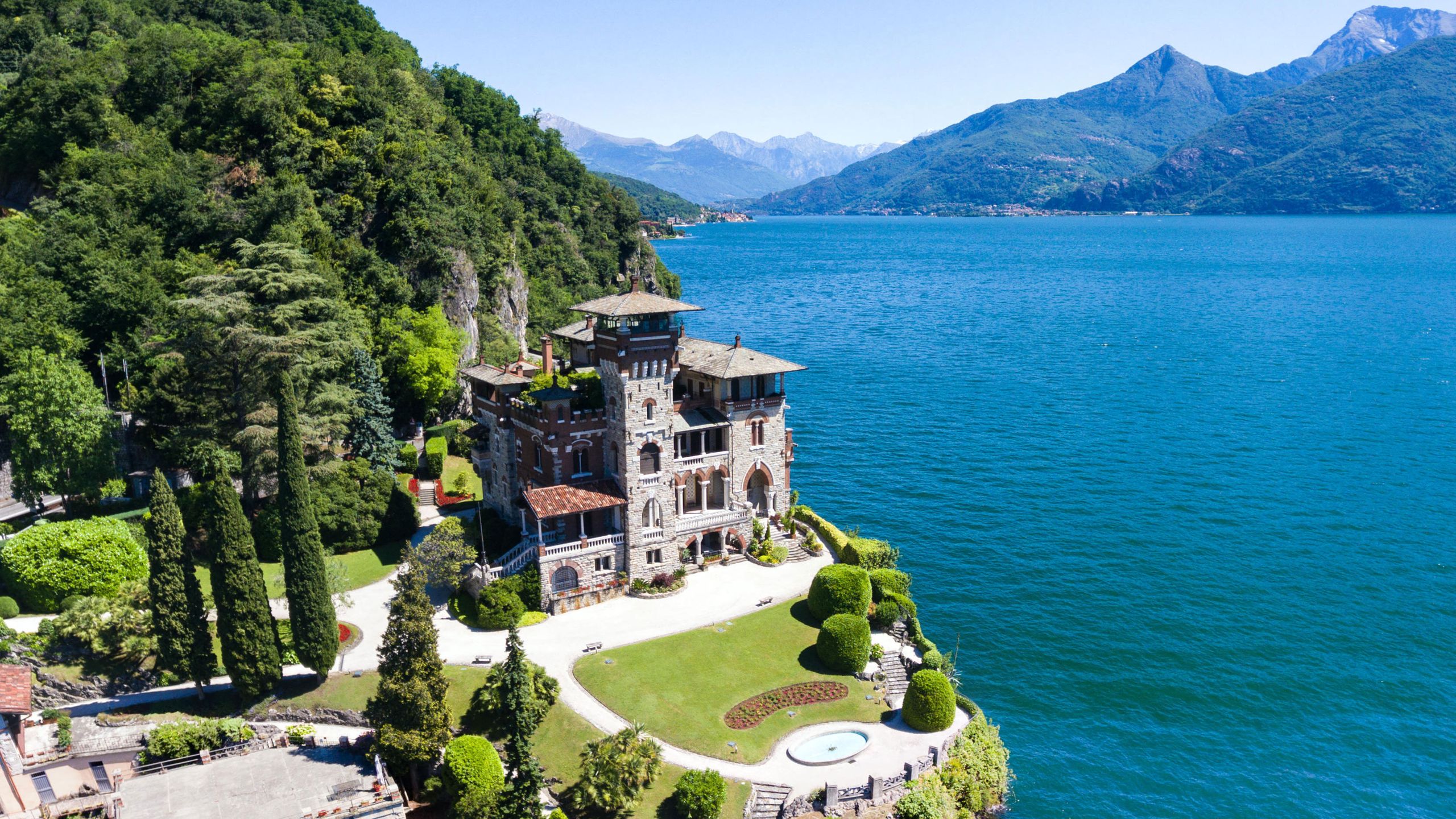 James Bond's Italian villa is on the market, and it's a breathtaking spot on Lake Como