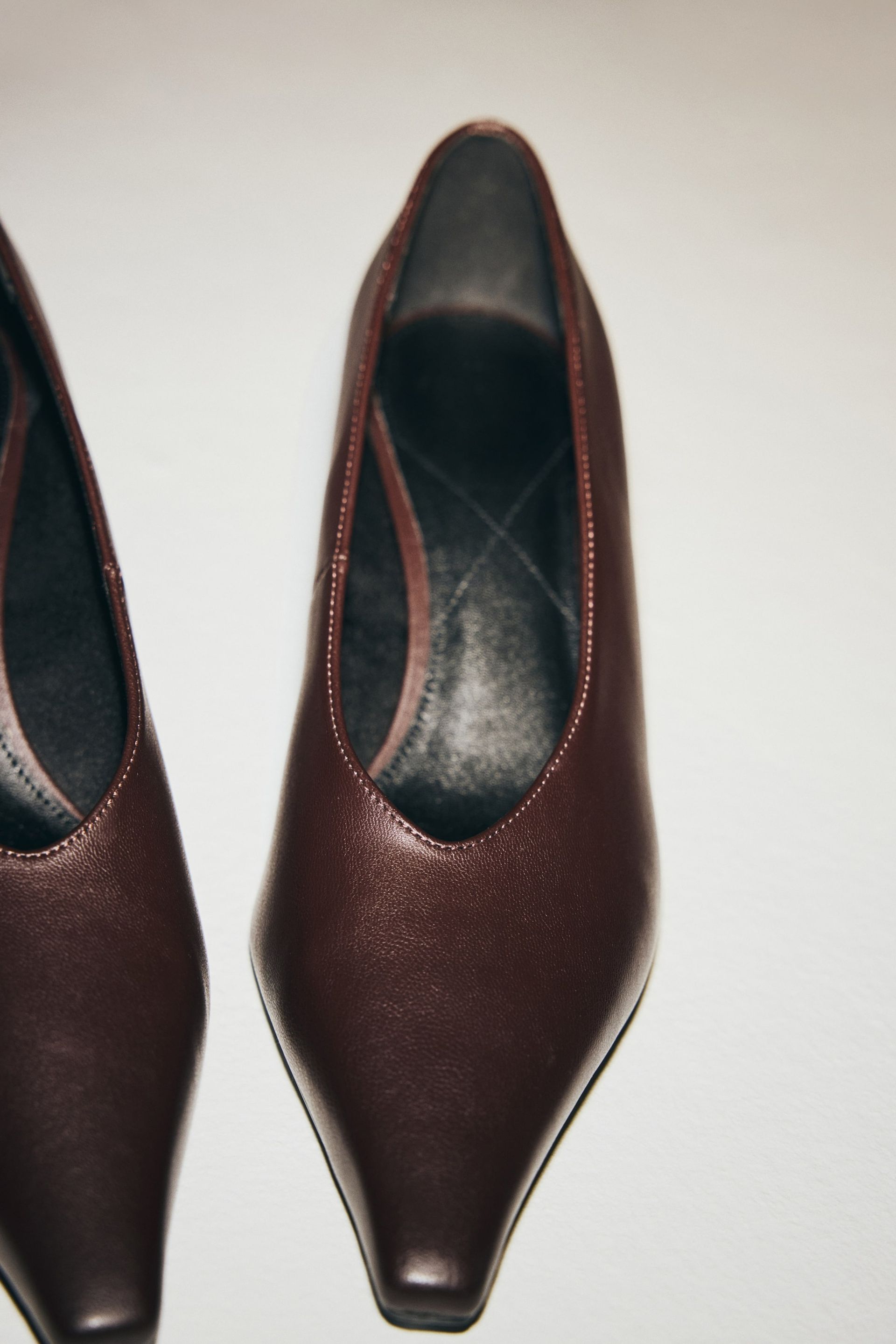 Pointed Court Shoes - Light Grey