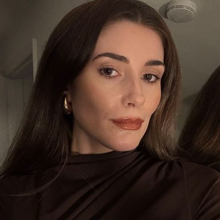 A selfie of Eleanor wearing Haus Labs foundation