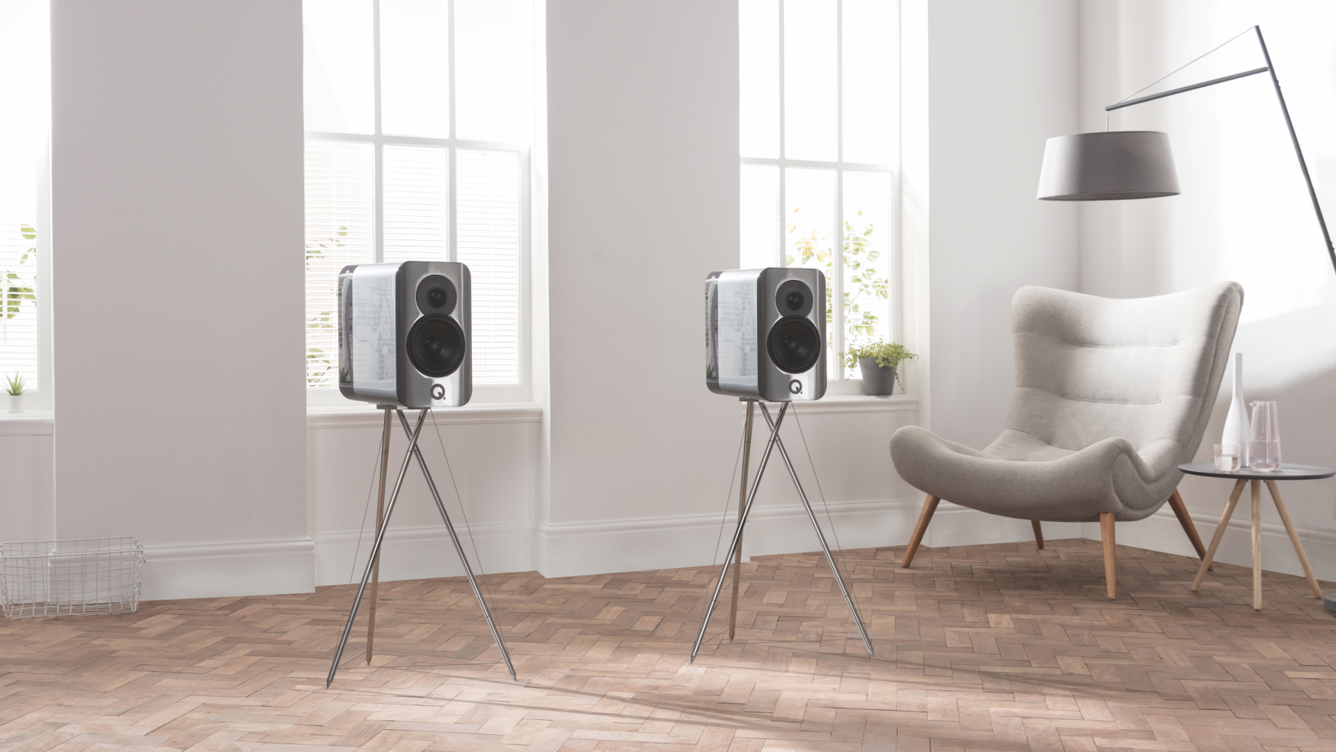 q-acoustics-concept-300-first-look-sublime-speaker-sounds-war-of-the