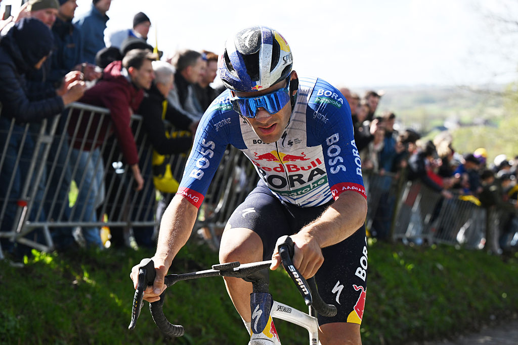 2026 Tour of Flanders: Remco Evenepoel heads to third in his race debut