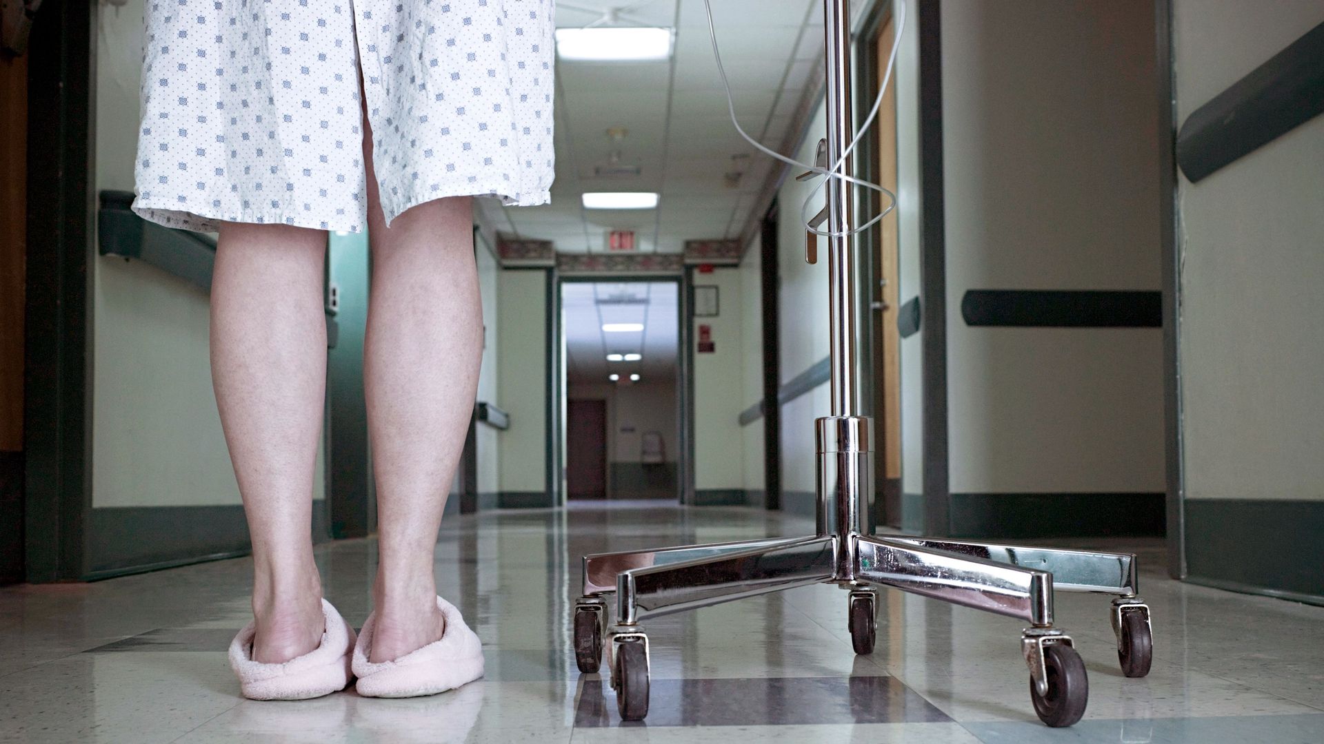 Floor, Human leg, Flooring, Fixture, Knee, Foot, Calf, Toe, Aluminium, Steel,