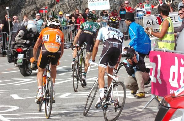 Rolland ditches Sanchez and Contador