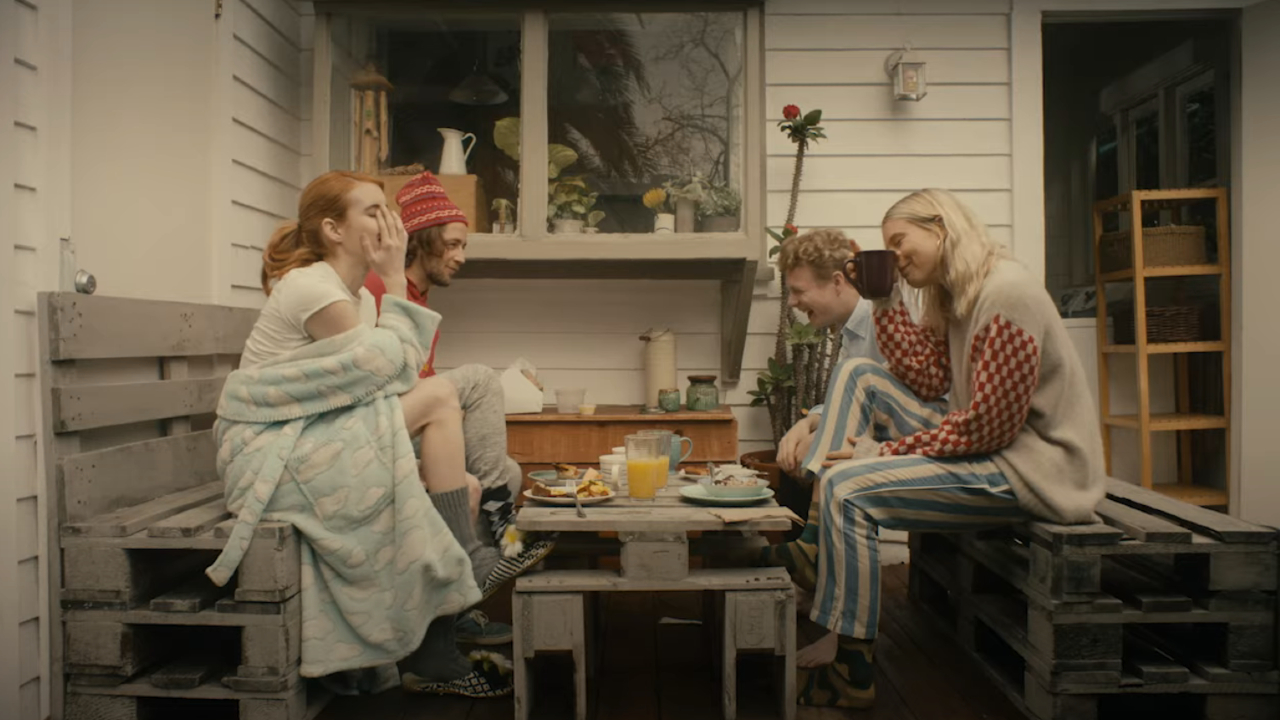The cast of In a Relationship