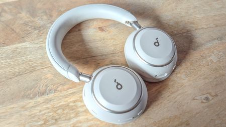 Soundcore Space 2 headphones in white