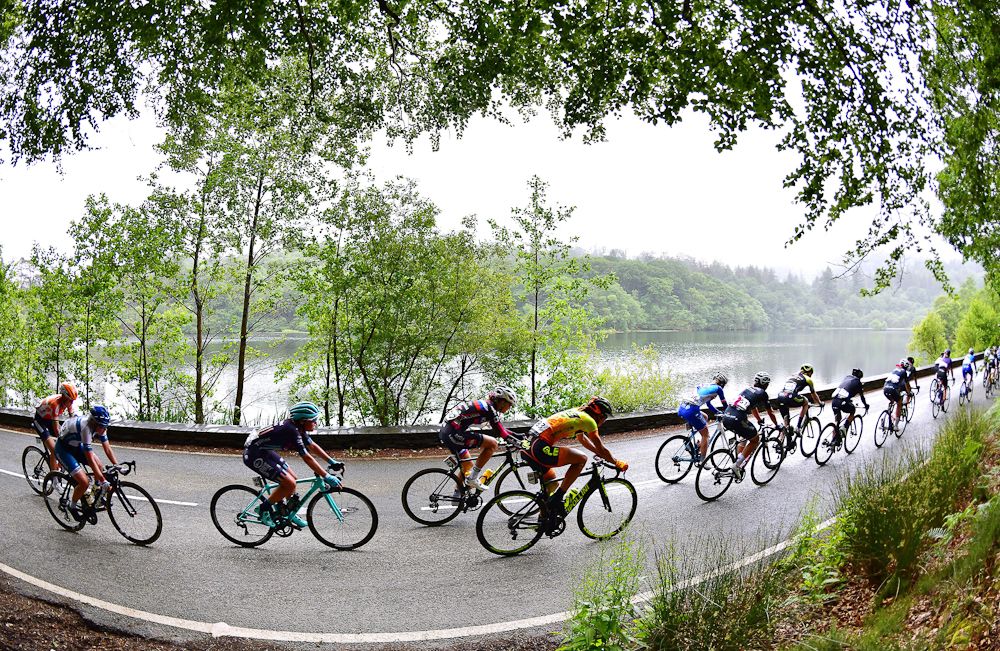 The peloton in action during the final stage at the OVO Energy Women's Tour