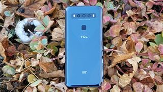 TCL 10 5G UW review photos