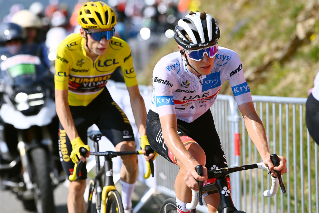PEYRAGUDES FRANCE JULY 20 LR Jonas Vingegaard Rasmussen of Denmark and Team Jumbo Visma Yellow Leader Jersey and Tadej Pogacar of Slovenia and UAE Team Emirates White Best Young Rider Jersey compete in the breakaway during the 109th Tour de France 2022 Stage 17 a 1297km stage from SaintGaudens to Peyragudes 1580m TDF2022 WorldTour on July 20 2022 in Peyragudes France Photo by Tim de WaeleGetty Images