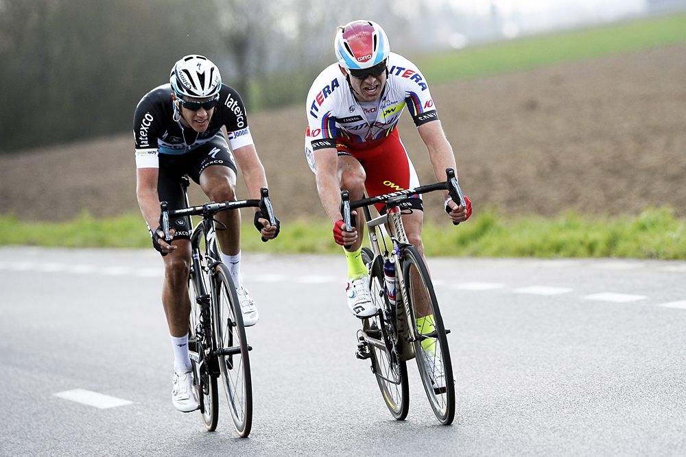 Alexander Kristoff (Katusha) and Niki Terpstra (Etixx-Quickstep) on the attack
