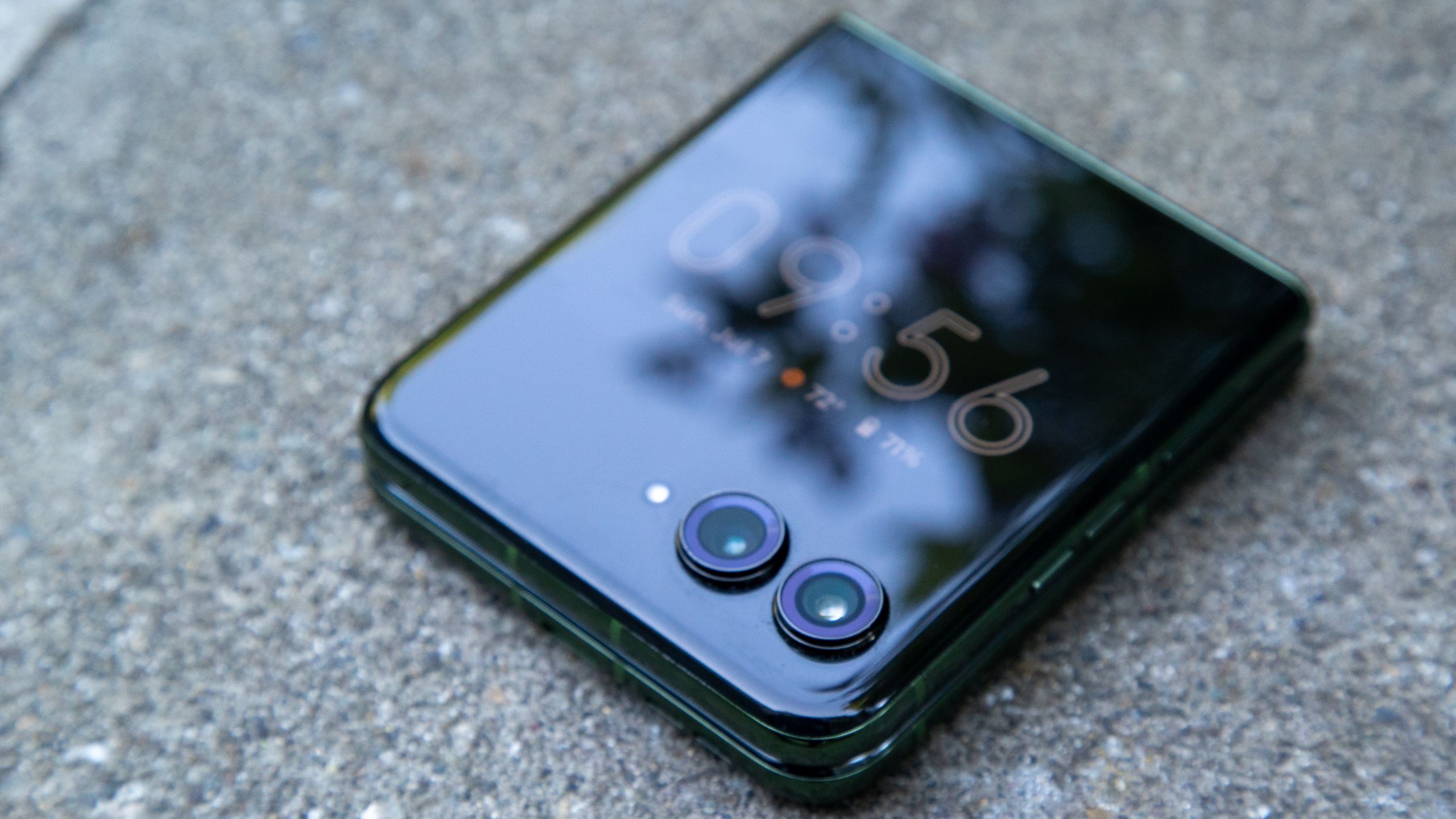 AT&T is offering the new Motorola Razr Plus for just $5.99 per month ...