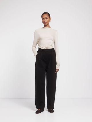 Black Double Pleated Trousers - Effortless Sophistication