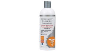 Veterinary Formula Clinical Care Antiseptic and Antifungal Spray Cat Shampoo