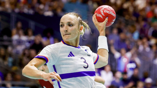 Alicia Toublanc of France controls the ball ahead of the Norway vs France women&#039;s Handball final at Olympics 2024