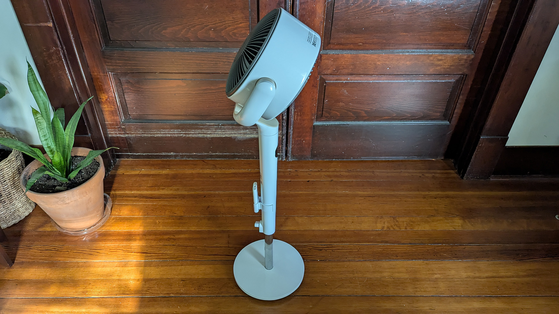 Dreo TurboPoly Fan 508S in reviewer's living room