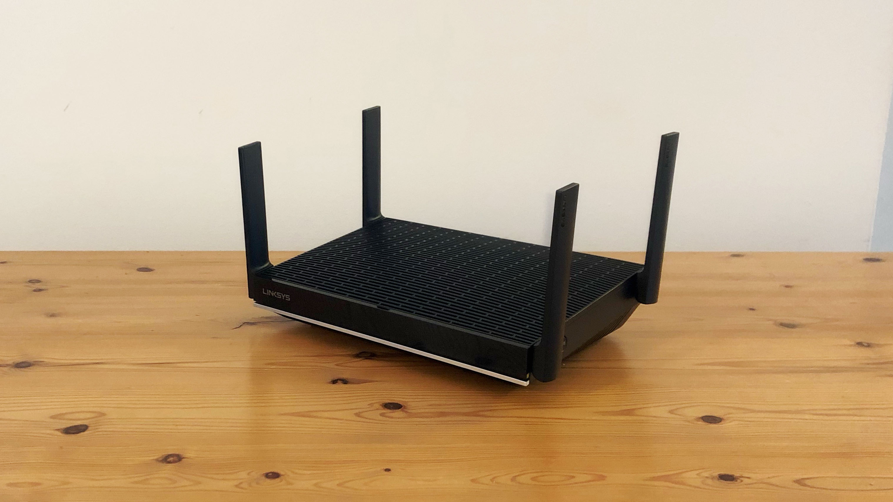 Linksys MR9600 Dual-Band Mesh Wi-Fi 6 Router