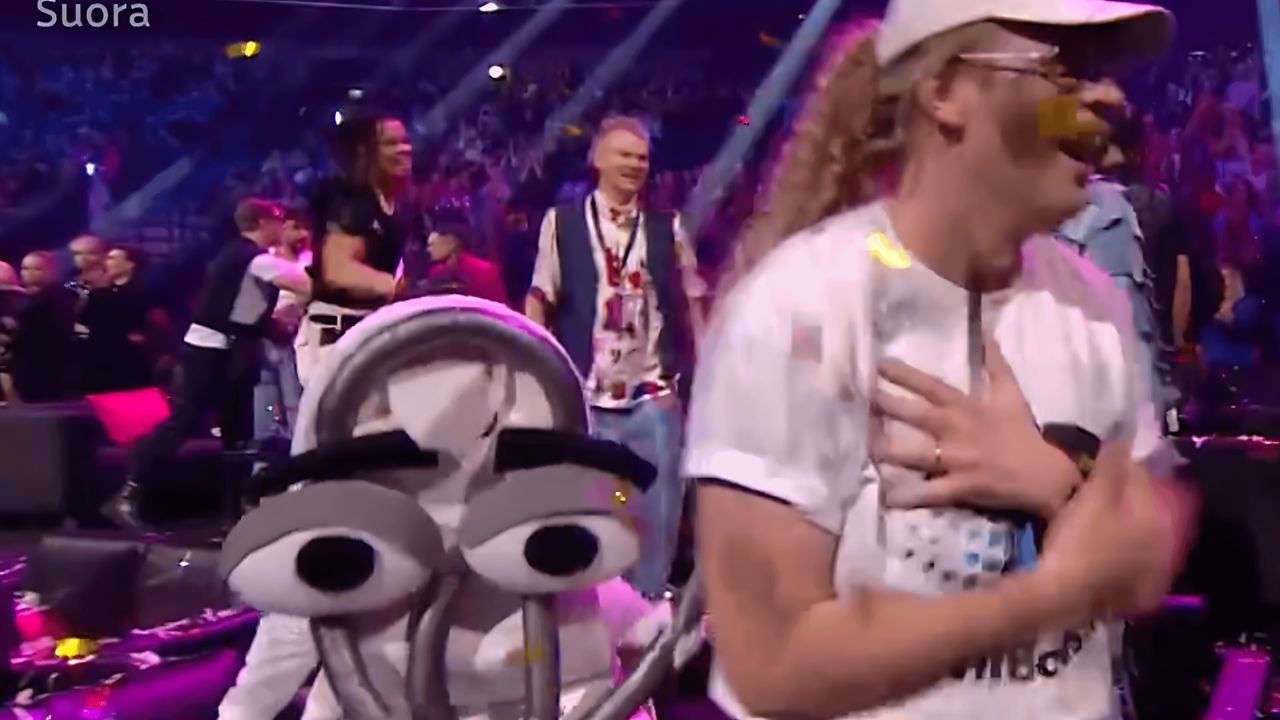 Windows95man and Clippy