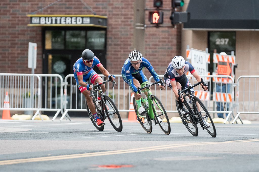 A small break consisting of Steve Fisher (Canyon Bicycles-Shimano-Specialized), Evan Bybee