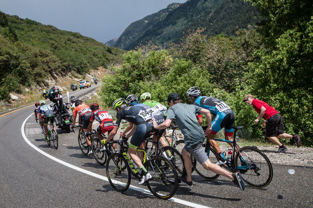 Fans decide to help out on today's climb