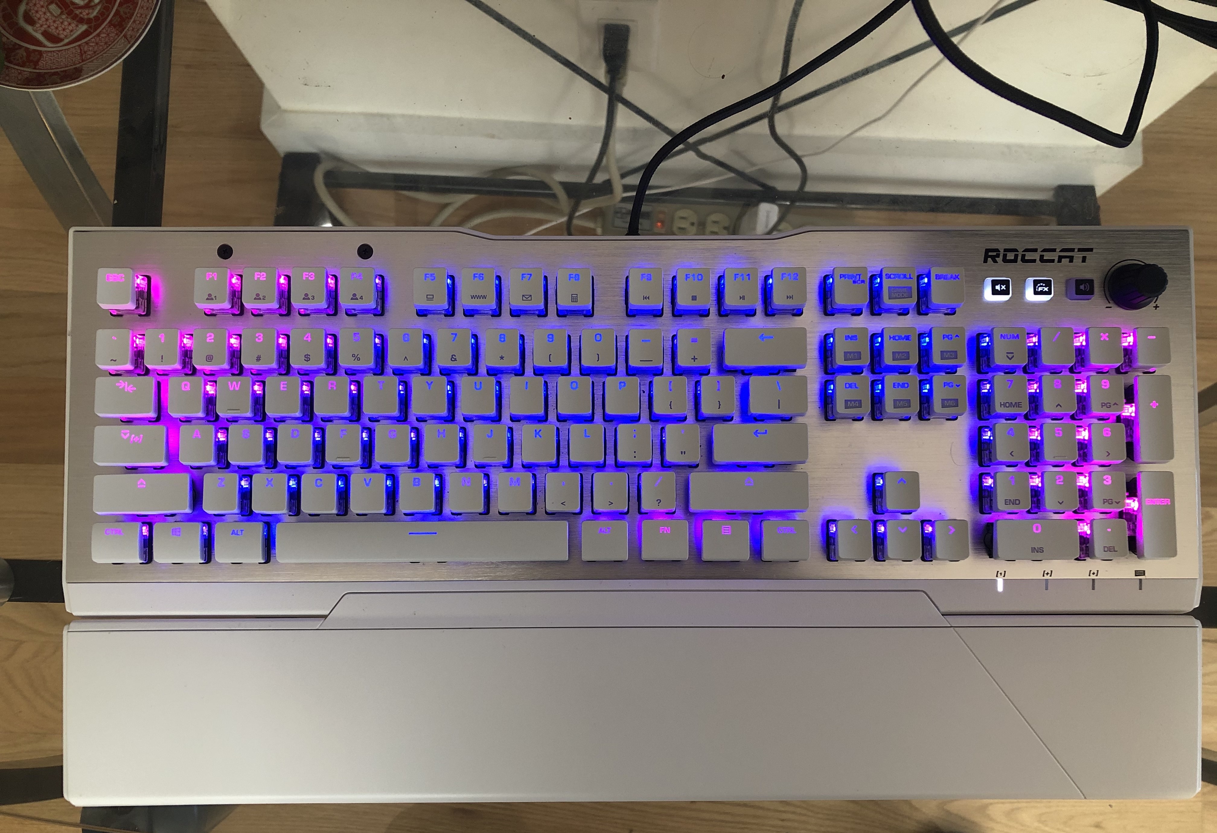 Roccat Vulcan 122 Aimo
