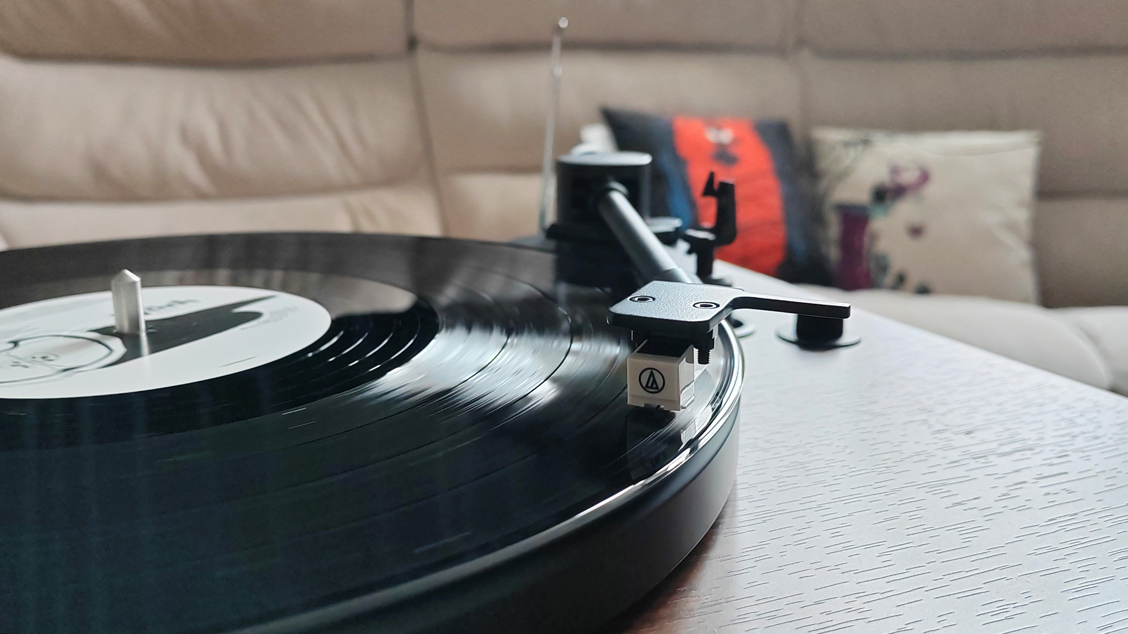 Philips Audio's 'The Tina' all-in-one turntable review