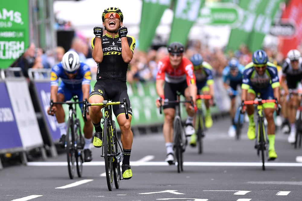 Caleb Ewan (Mitchelton-Scott) won the final sprint in London by more than a bike length