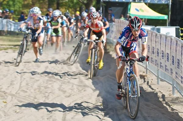 The winning move of the women's race took place less than two minutes after the start as Katie Compton gapped the field on their first trip through the sand barrier.