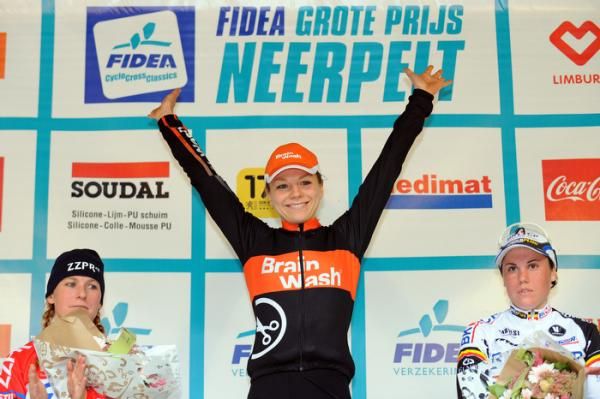 GP Neerpelt winner Sanne van Paassen (BrainWash) on the podium.