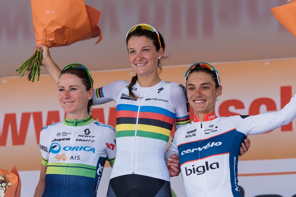 Annemeik Van Vleuten, Lizzie Armitstead and Ashleigh Moolman-Pasio on the podium