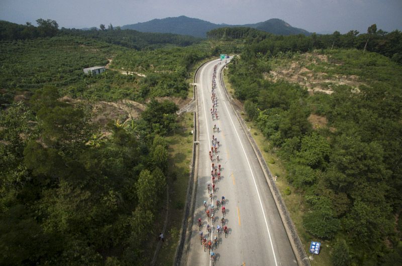 Action from stage 5 at the 2015 Tour of Hainan