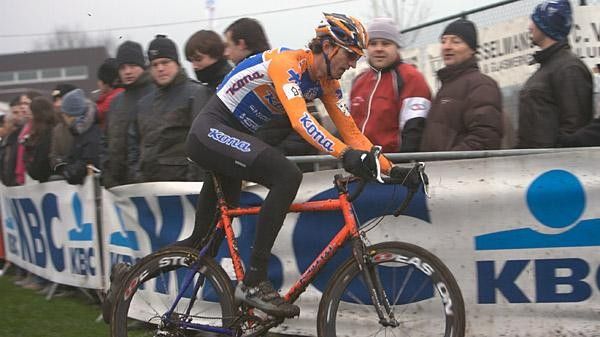 Barry Wicks hangs a foot on the slippery course at Azencross.