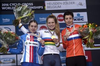 Evie Richards (Great-Britain) wins first-ever U23 women's cycle-cross world title