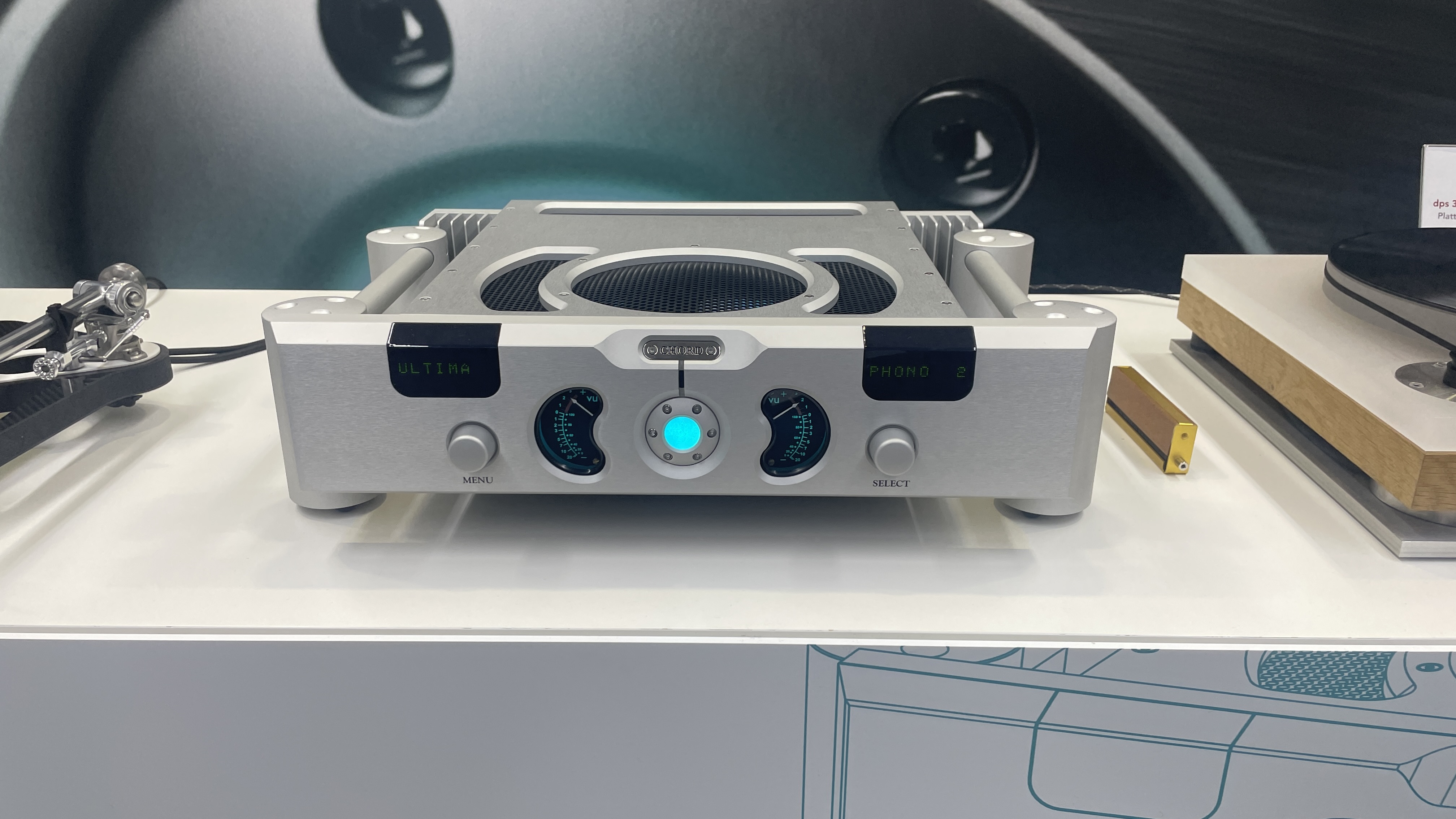 Chord Electronics Ultima Phonostage on stand