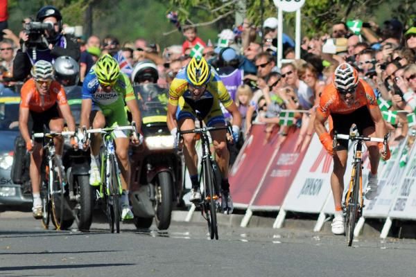 The final sprint to the line in Tour of Britain stage 7
