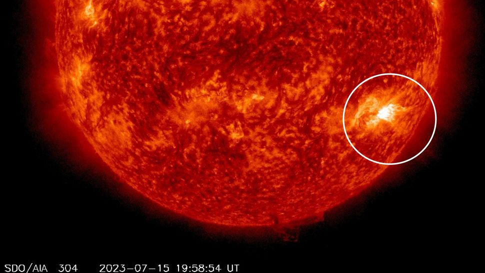 'Cannibal' coronal mass ejection that devoured 'dark eruption' from sun