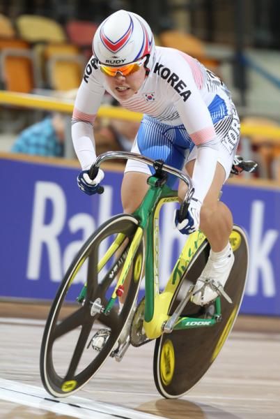 Eunmi Park (Korea) is first off in women&sup1;s sprint qualification.
