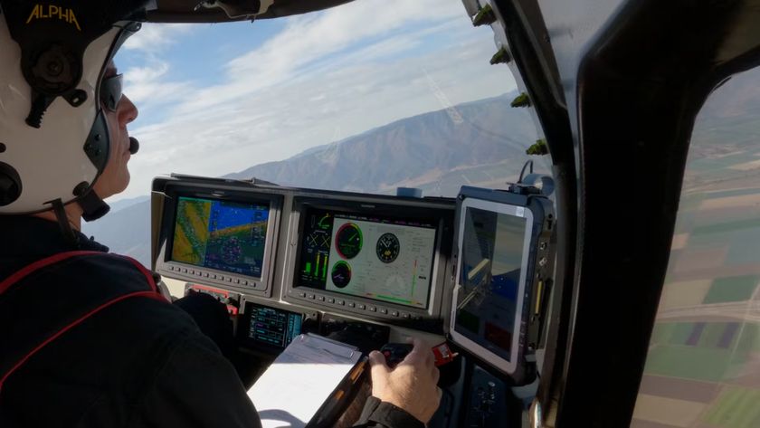 A look inside the cockpit of Midnight during the record flight