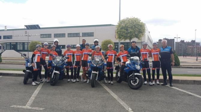 The Dutch team poses with the local Police after their ride on the course
