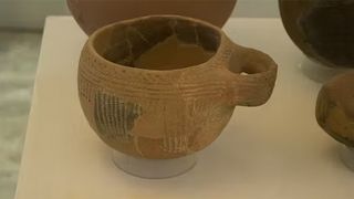 Bowl with Cardium imprint decoration. Cova de la Sarsa. 5th-4th millenia BC, Prehistory Museum of Valencia.