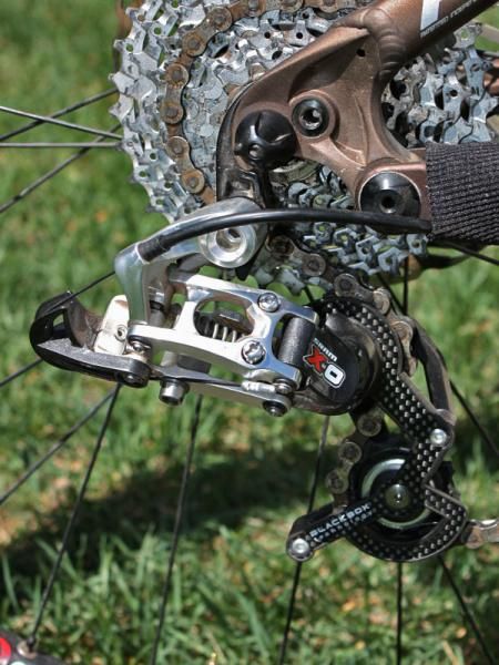 The single-ring setup allows for a lighter and snappier short-cage rear derailleur, not to mention a shorter chain, too.