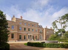 Templeton House, Roehampton, London. Photographed by Will Pryce for the Country Life Picture Library.