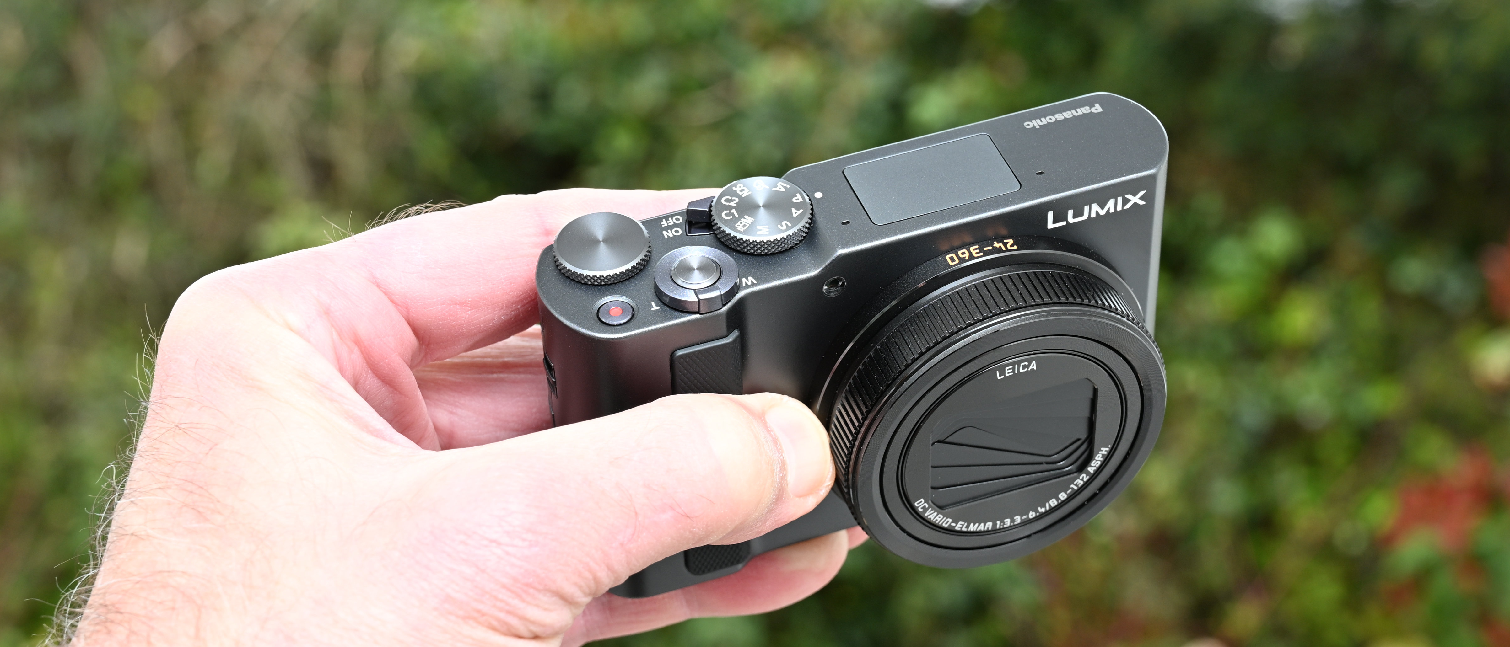 Panasonic Lumix ZS300 / TZ300 product shot
