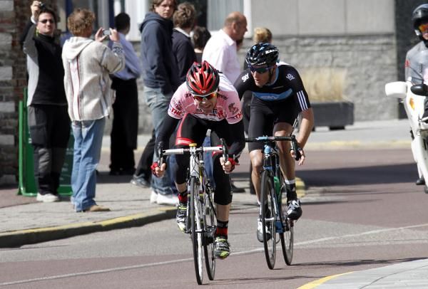 Cadel Evans had Bradley Wiggins with him, until the Briton decided it wasn't worth the effort.