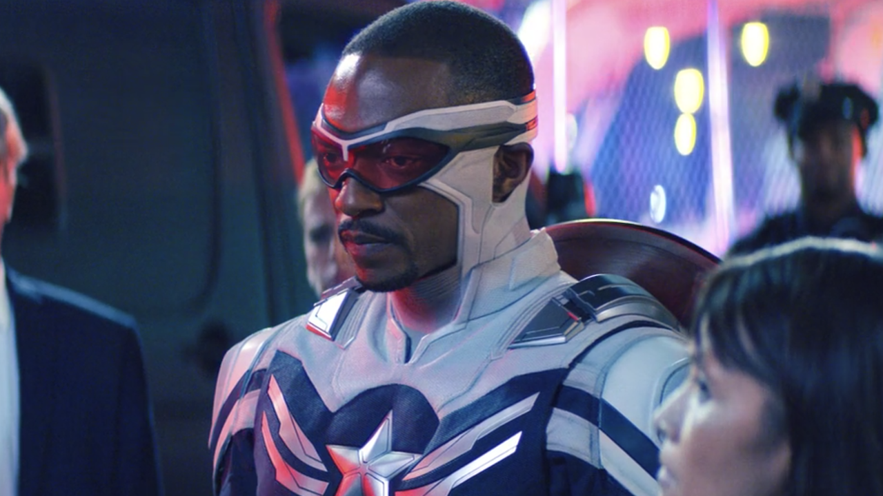 Anthony Mackie como Capitán América en El halcón y el soldado de invierno