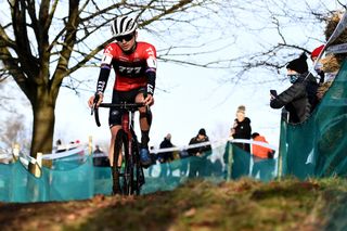 Cameron Mason en route to his second British cyclocross national title